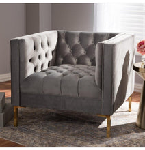 Load image into Gallery viewer, One seater chesterfield chair